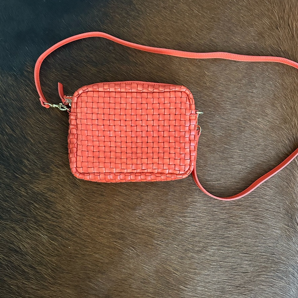 Woven Poppy Red Crossbody Midi Sac Clare V. Bag